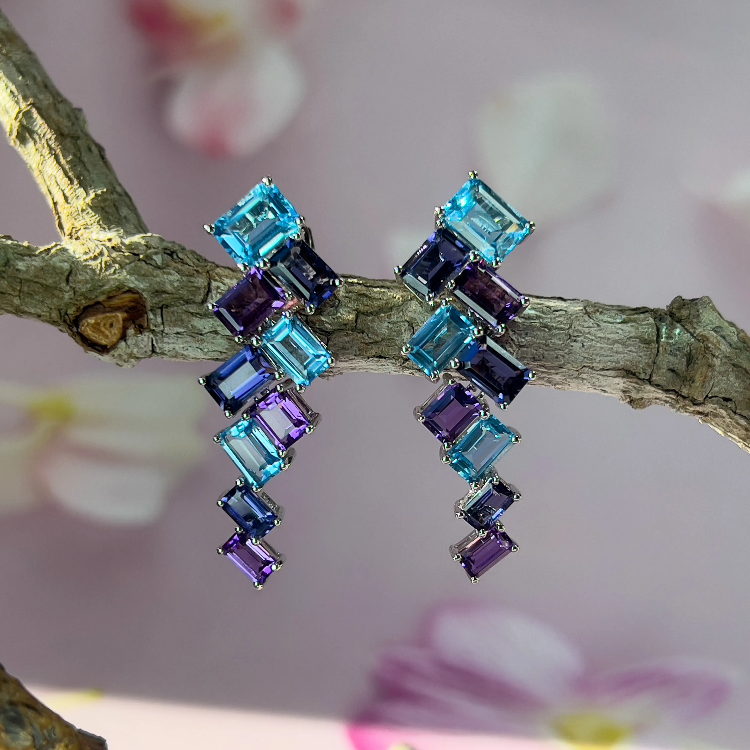 18kt White Gold dangling earrings Blue Topaz, Iolite, Amethyst