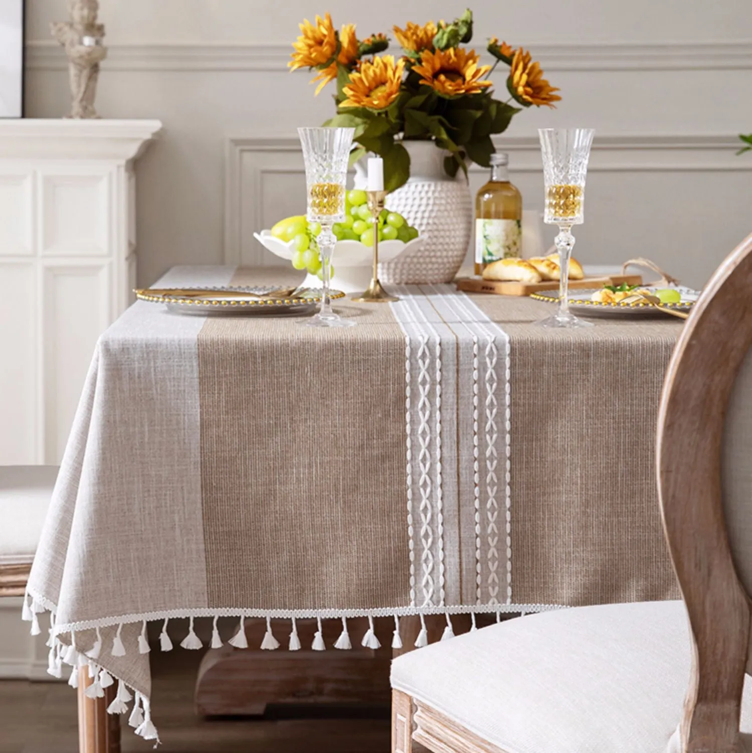 Cotton And Linen Tablecloth With Tassels