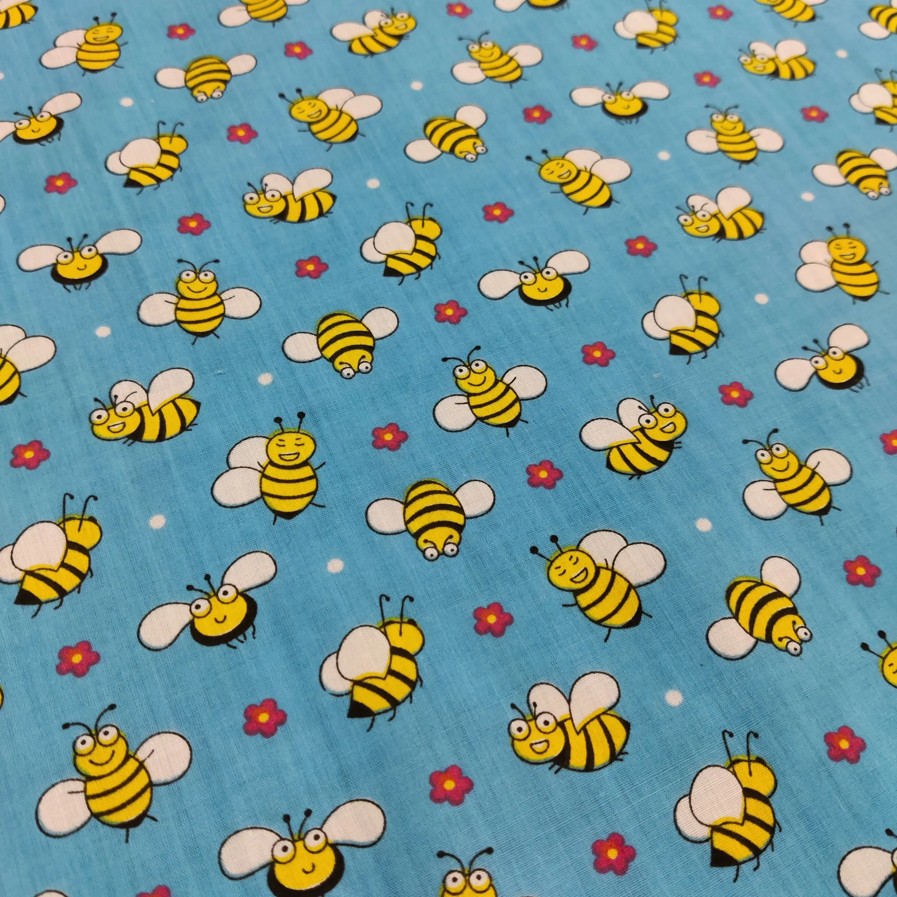 FS884 Bees Polycotton