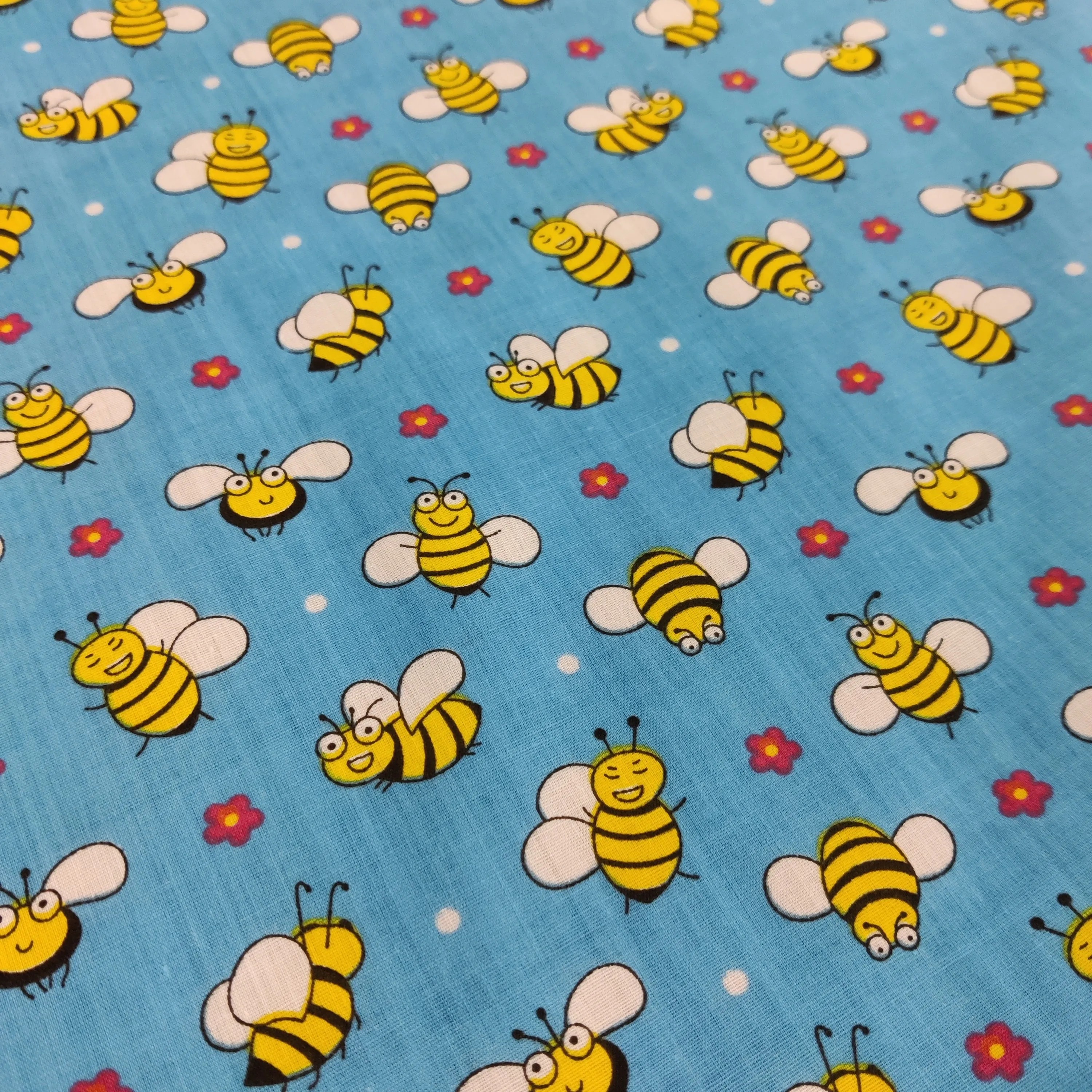 FS884 Bees Polycotton