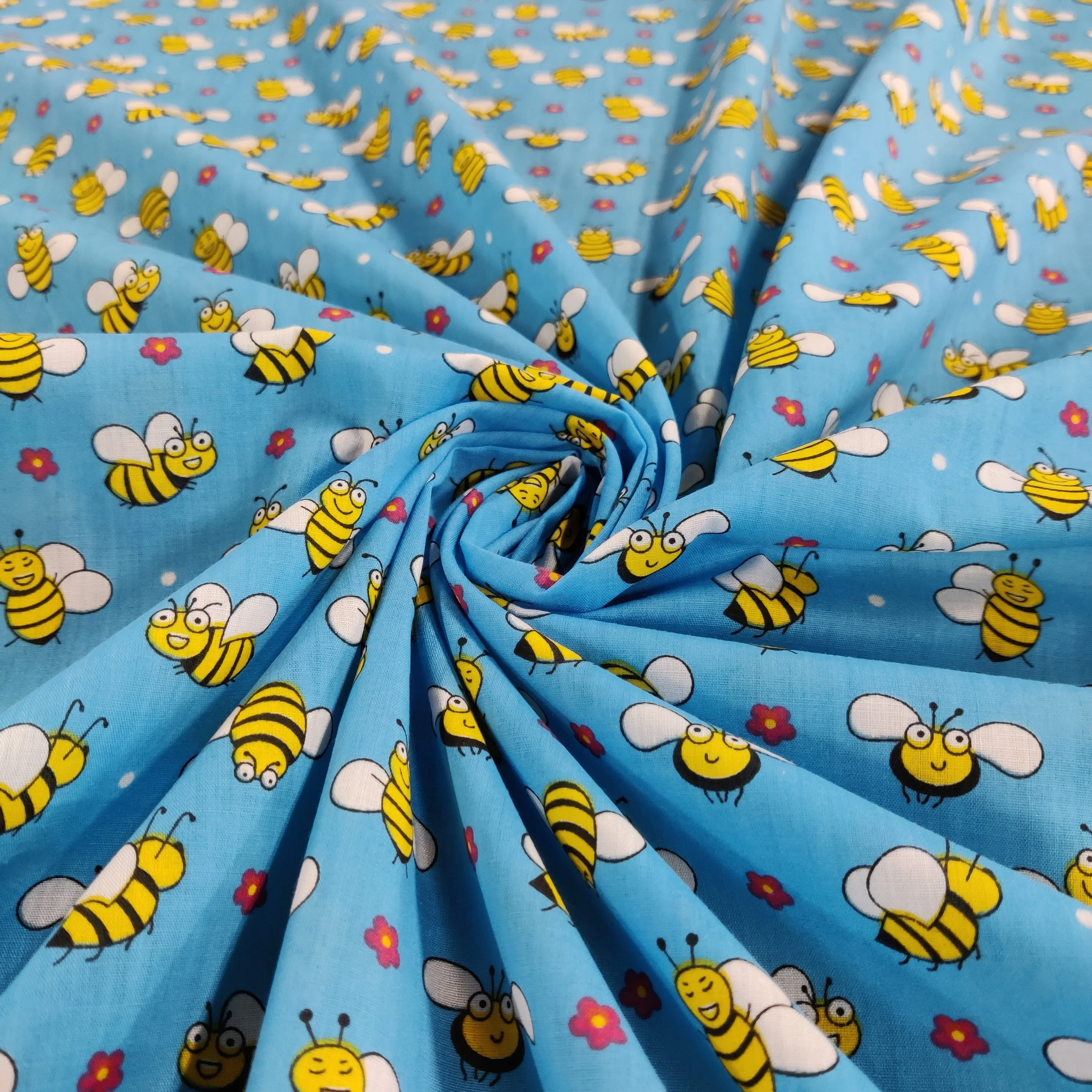 FS884 Bees Polycotton