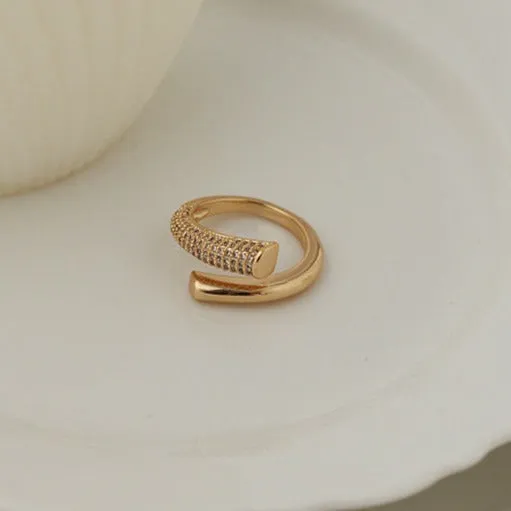 Vivianne Gold Twist Ring